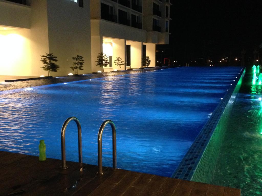 Warm Stay At Trefoil Setia Alam Exteriér fotografie